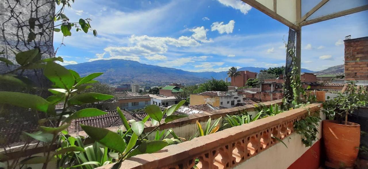 Villa Del Prado Медельин Экстерьер фото
